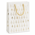 Bolsa de regalo navideña con estampado de árboles dorados y asas trenzadas