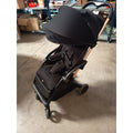 Silla de Paseo Negra con Estructura Dorada