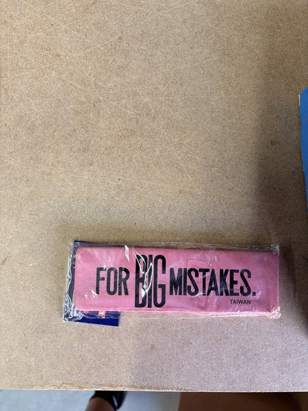 Goma de Borrar Gigante Rosa 'FOR BIG MISTAKES'