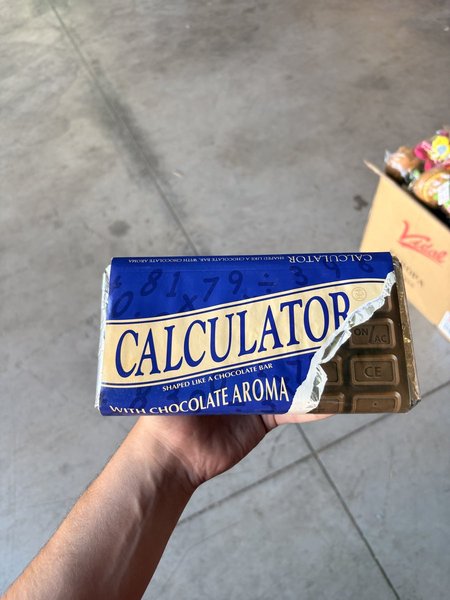 Barra de Chocolate con Forma de Calculadora — Vidal