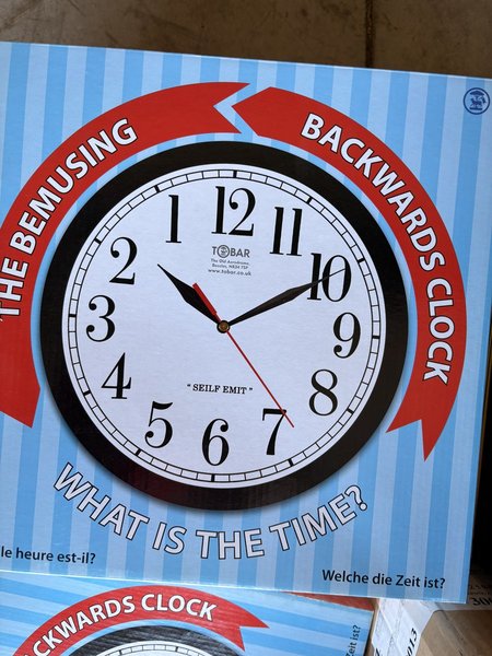 Reloj de Pared Tobar 'The Bemusing Backwards Clock'