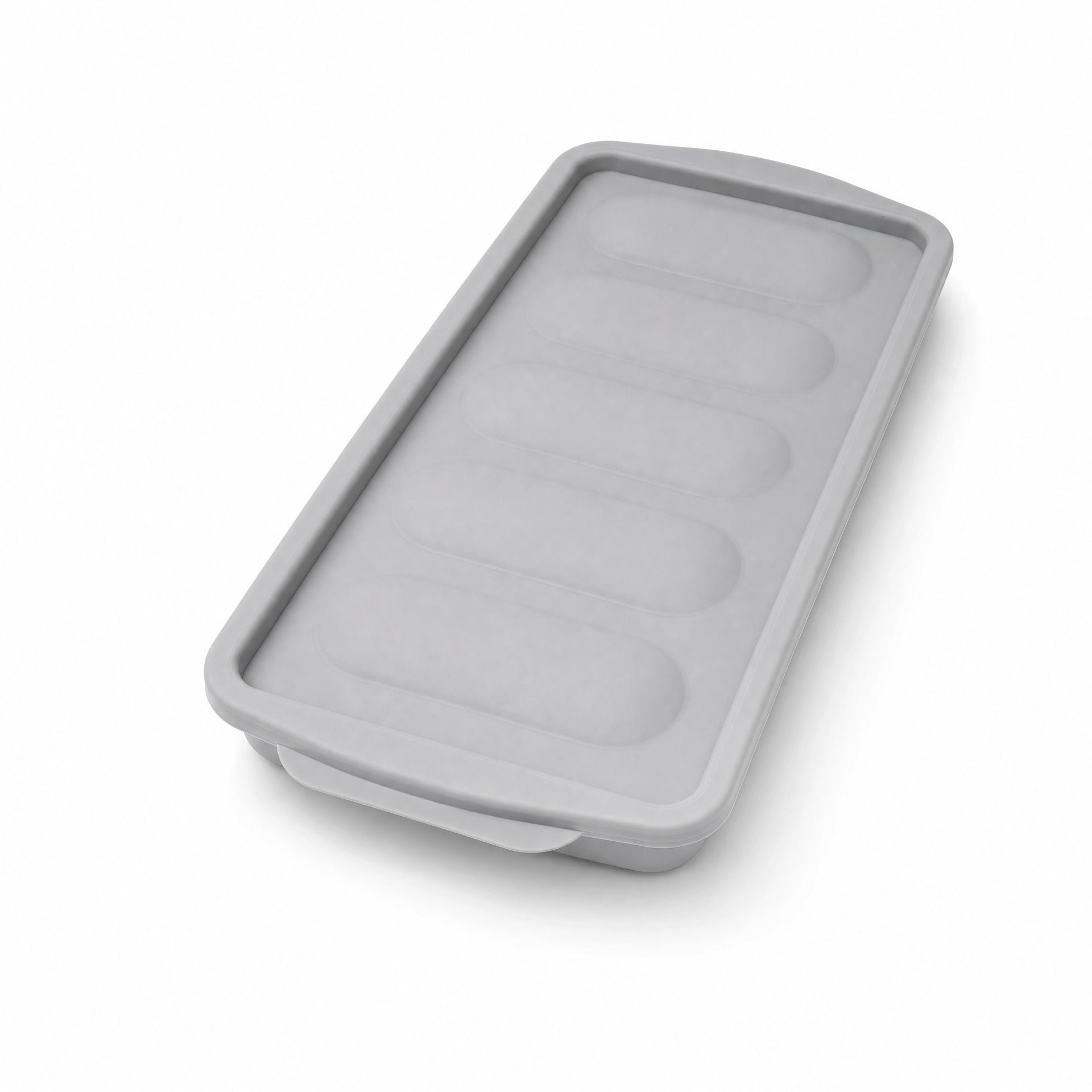 Tapa o bandeja rectangular gris con borde perimetral elevado y ranuras longitudinales