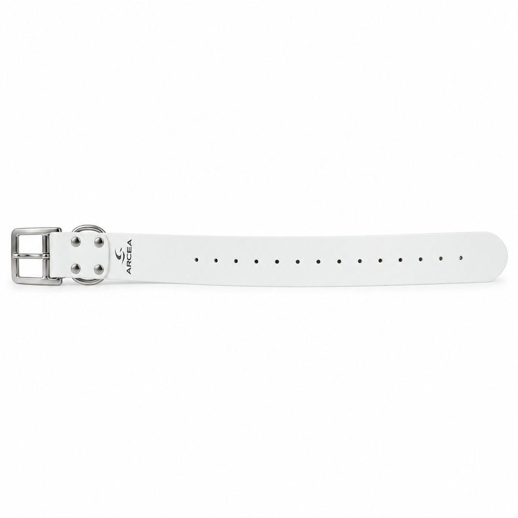 Collar Arcea Polytec blanco de 50 mm sobre fondo blanco