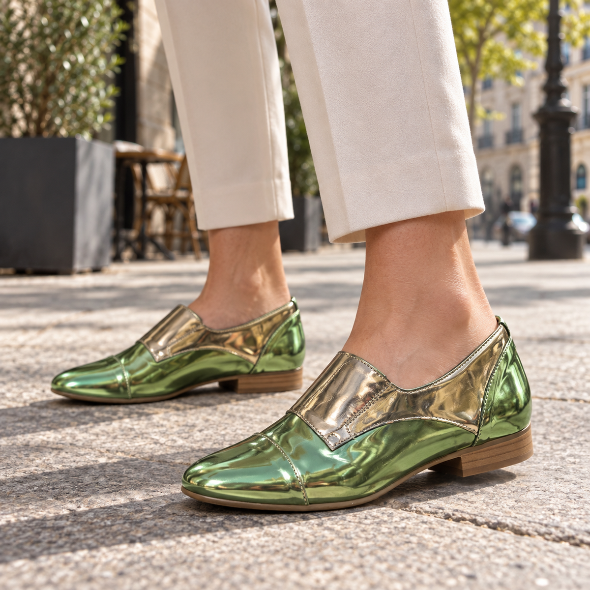 Zapatos Avispas Julieta platino y pistacho en uso