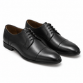Zapatos Baerchi 18072 negros de cordones para hombre sobre fondo blanco