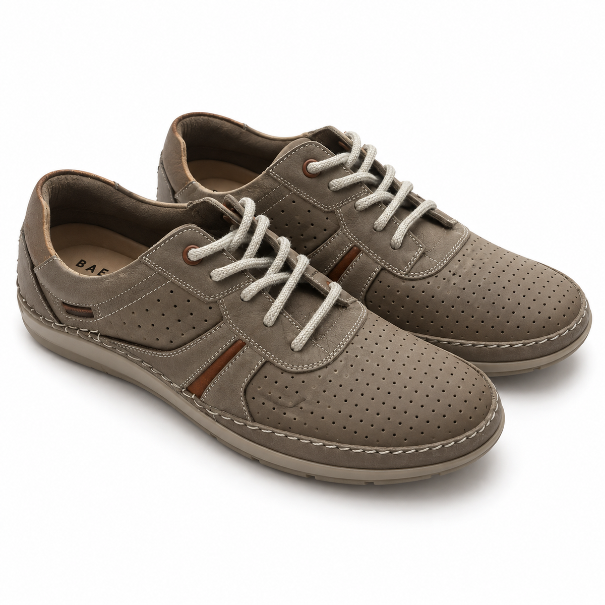 Zapatos Baerchi 2701 taupe perforados para hombre sobre fondo blanco