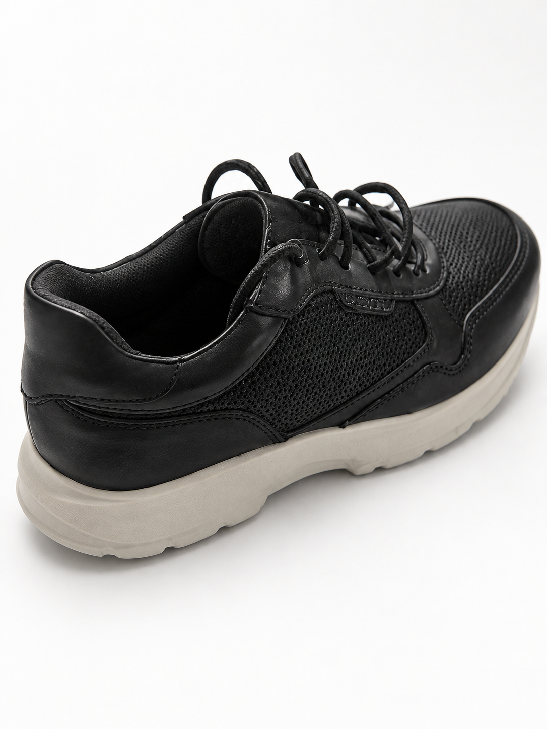 Detalle del zapato Baerchi Blaser 5291 negro