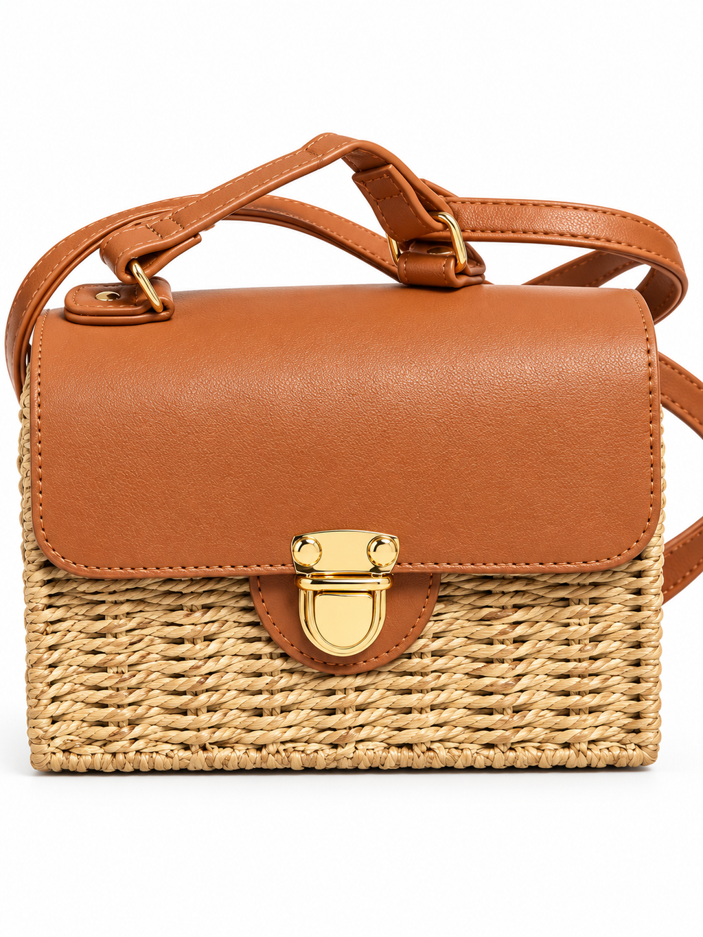 Bandolera trenzada natural con solapa camel y cierre dorado · detalle