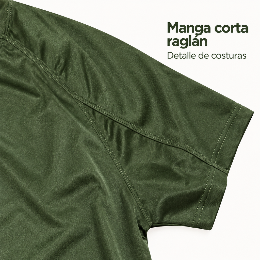 Detalle de la manga corta raglán y las costuras de la camiseta Benisport Conejos