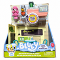 Puesto de zumos Bluey Deluxe con Bluey y Coco en embalaje original sobre fondo blanco