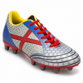 Botas de fútbol Munich plateadas, azules y rojas con tacos sobre fondo blanco
