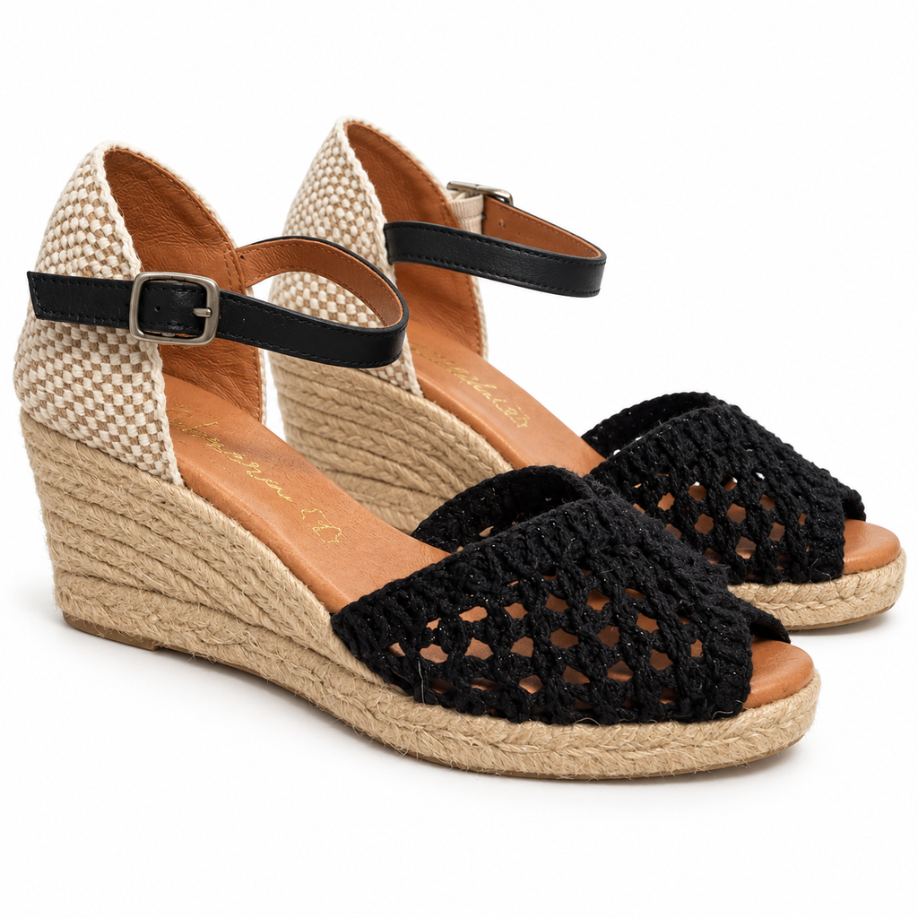 Sandalias Cabrera 18490 negras talla 37 sobre fondo blanco