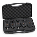 Set Carp Spirit CSC 3 4+1 con receptor y maletín sobre fondo blanco