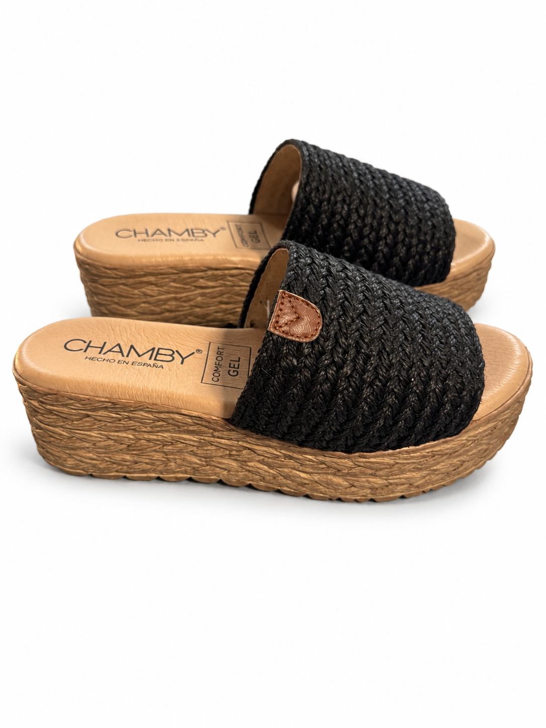 Sandalias Chamby 313 negras sobre fondo blanco