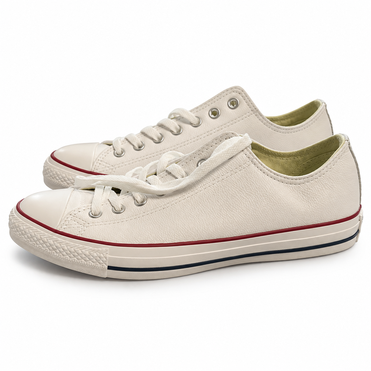 Converse 132173C blancas talla 43 — par sobre fondo blanco