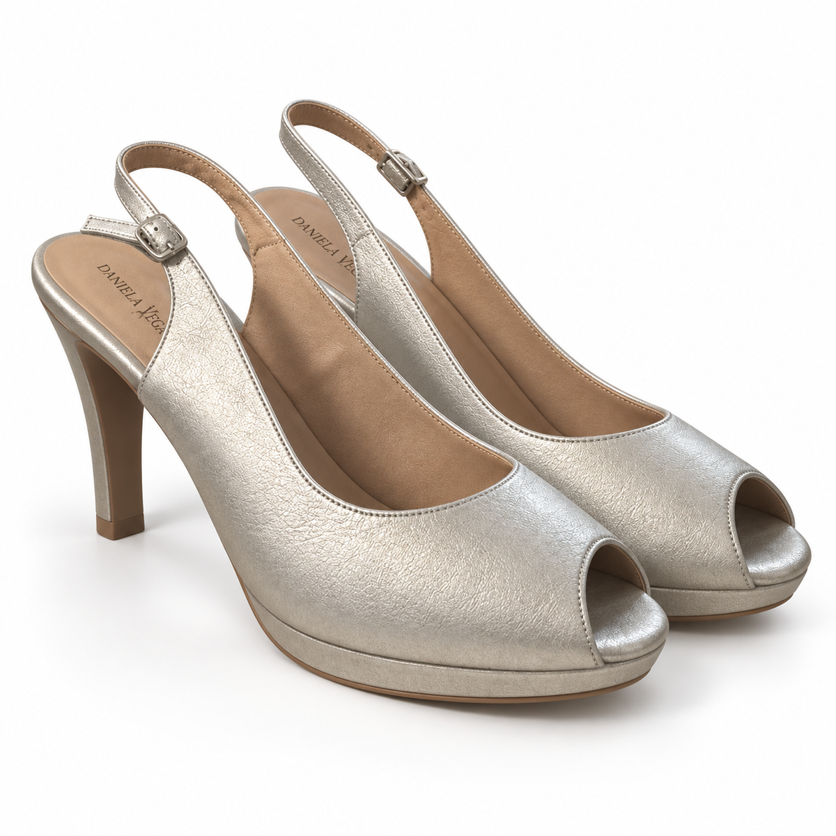 Zapatos peep toe Daniela Vega 1615 Cleper Plata sobre fondo blanco