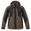 Chaqueta Deerhunter Strike Fallen Leaf marrón y negro sobre fondo blanco