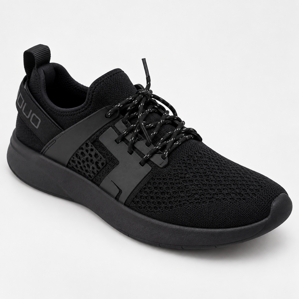 Detalle de las zapatillas DUUO Mistral Total Black