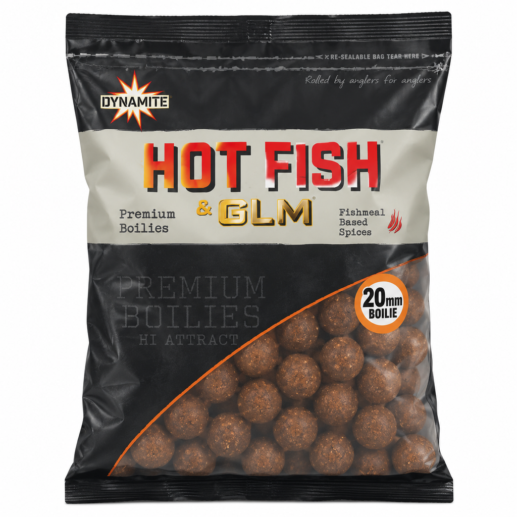 Dynamite Hot Fish & GLM Boilies 20 mm sobre fondo blanco