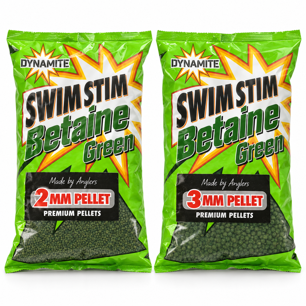 Dynamite Swim Stim Betaine Green pellets 2 mm y 3 mm sobre fondo blanco