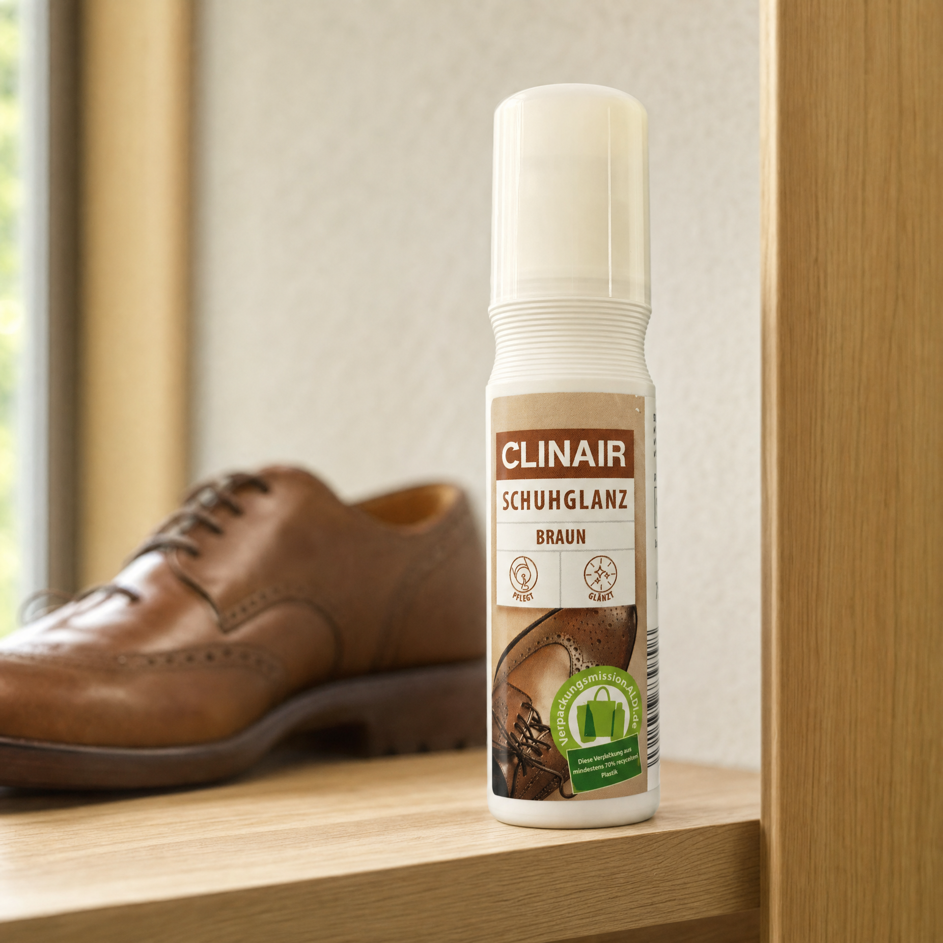 CLINAIR abrillantador para zapatos — color marrón, envase con dosificador
