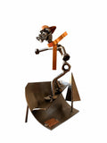 Figura Artesanal de Metal — Snowboarder en la Montaña