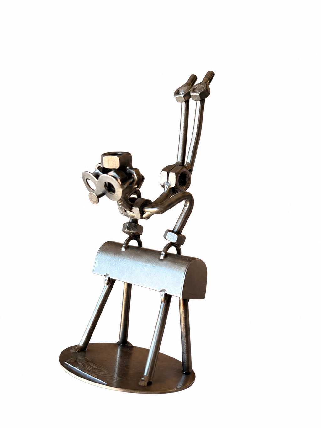 Figura Artesanal de Metal — Gimnasta en Potro