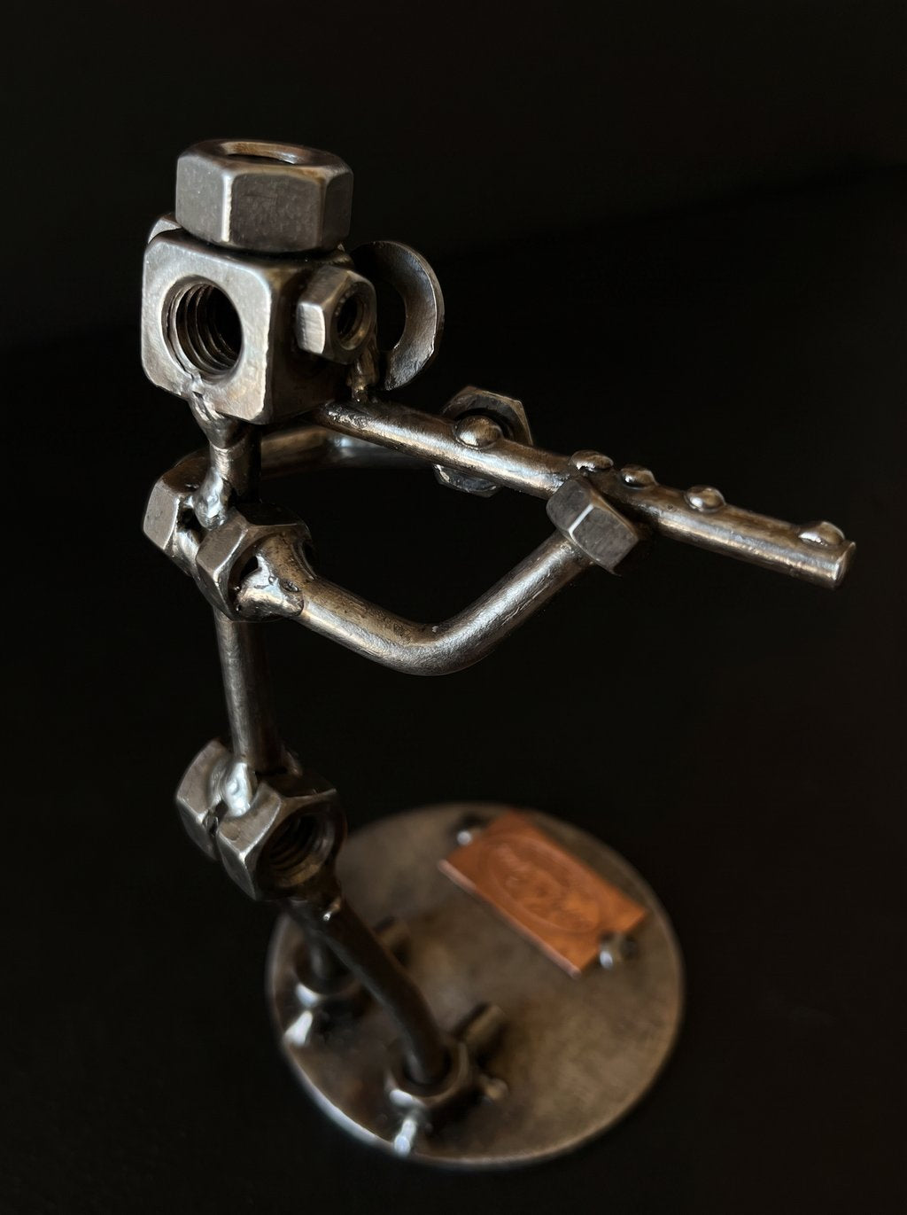 Figura Artesanal de Metal — Músico Tocando la Flauta