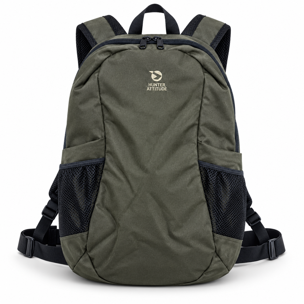 Mochila Gamo Discovery verde oliva con bolsillos de malla, sobre fondo blanco de estudio
