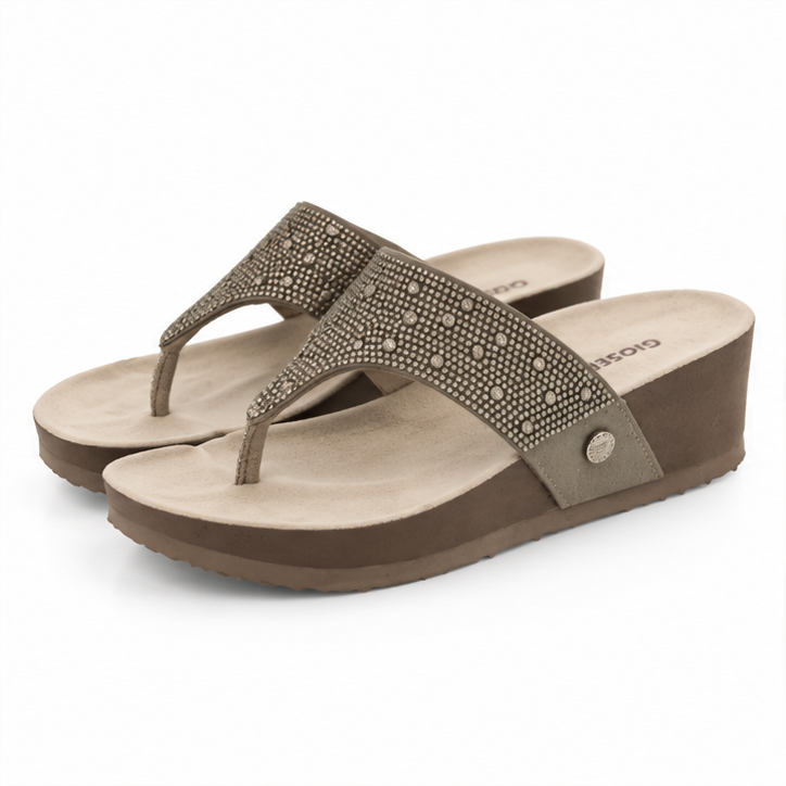 Sandalias Gioseppo 18299 con cuña talla 39 sobre fondo blanco