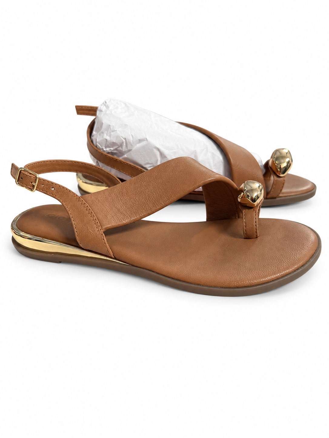 Sandalias Gioseppo Stony color cuero con anillo joya dorado y hebilla