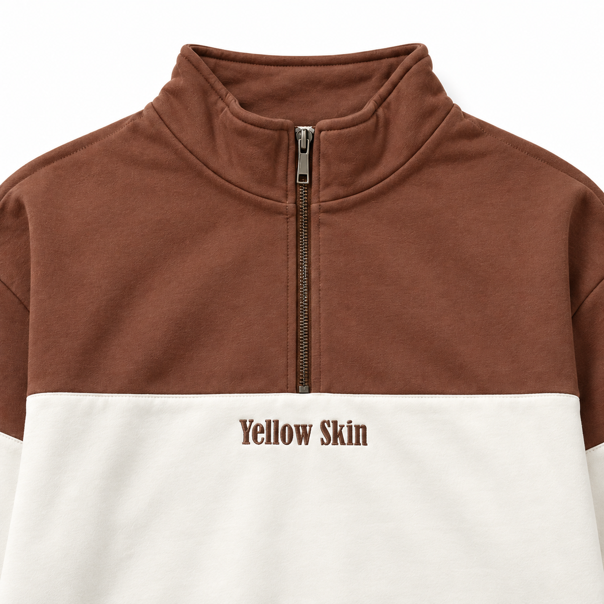 Sudadera Yellow Skin con media cremallera marrón y crudo · Tallas XXL y 3XL · -detalle