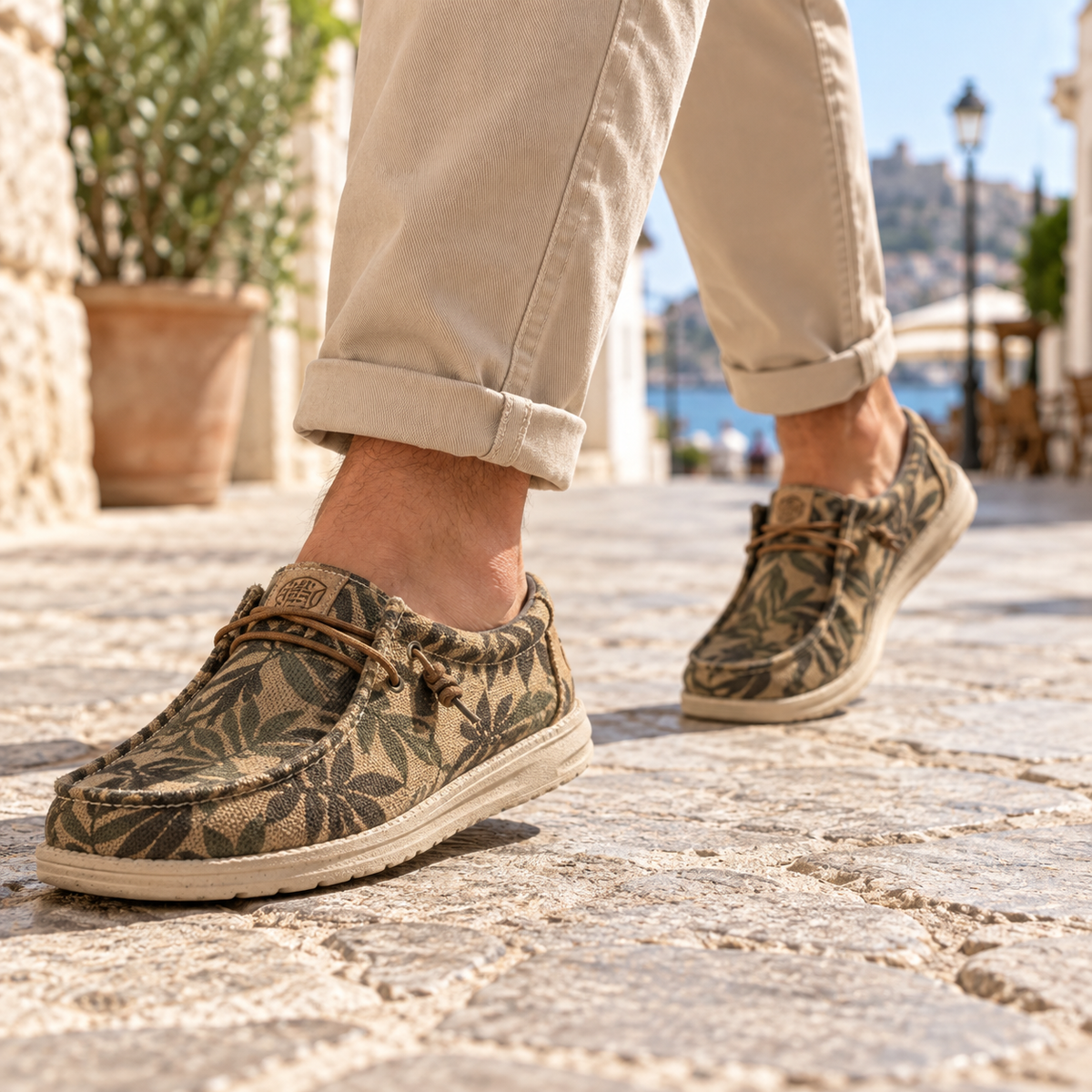 Zapatillas Hey Dude Wally Palm Jute verdes en uso