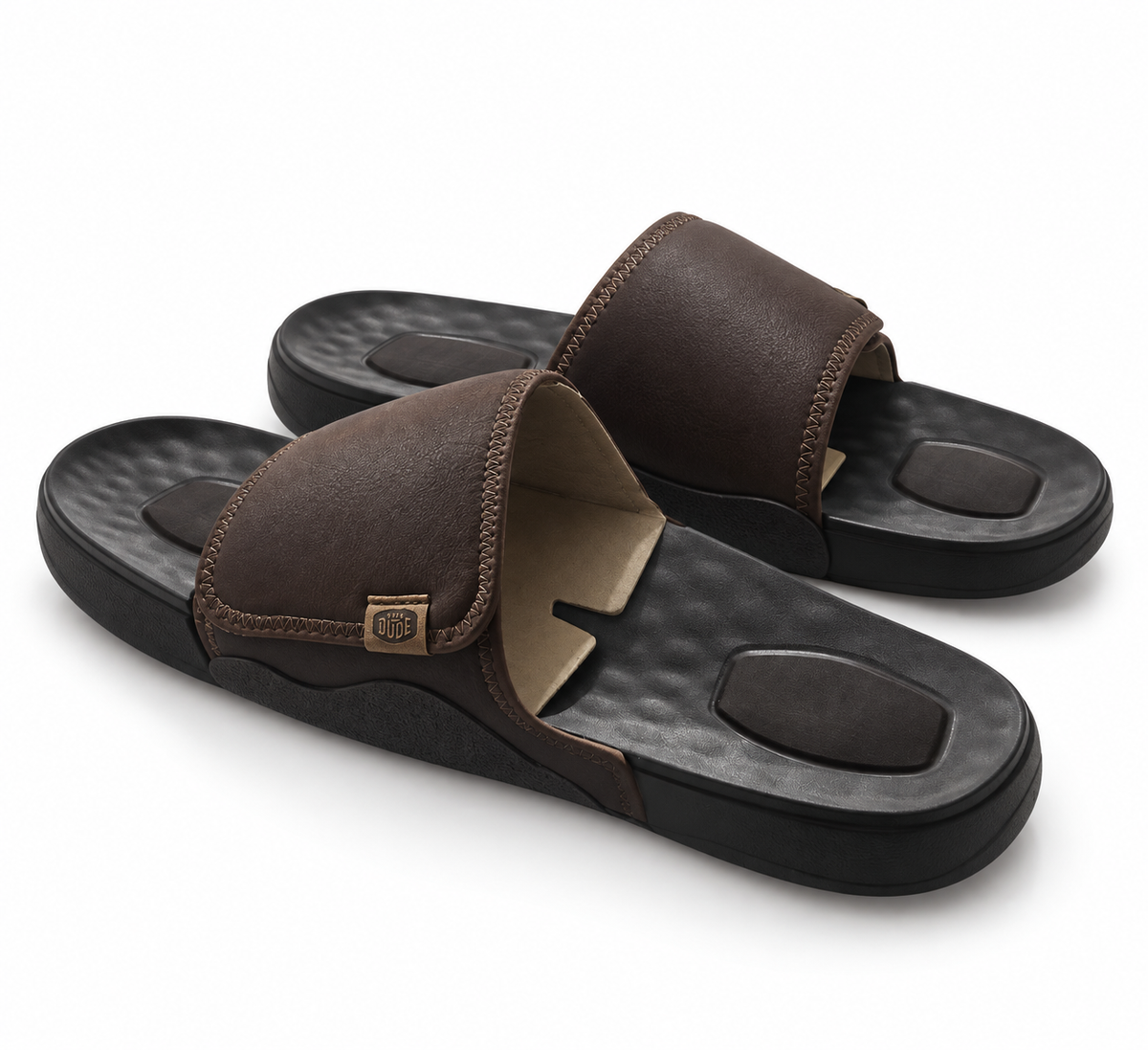 Sandalias HEYDUDE Shore Slide Classic 17623 marrones sobre fondo blanco