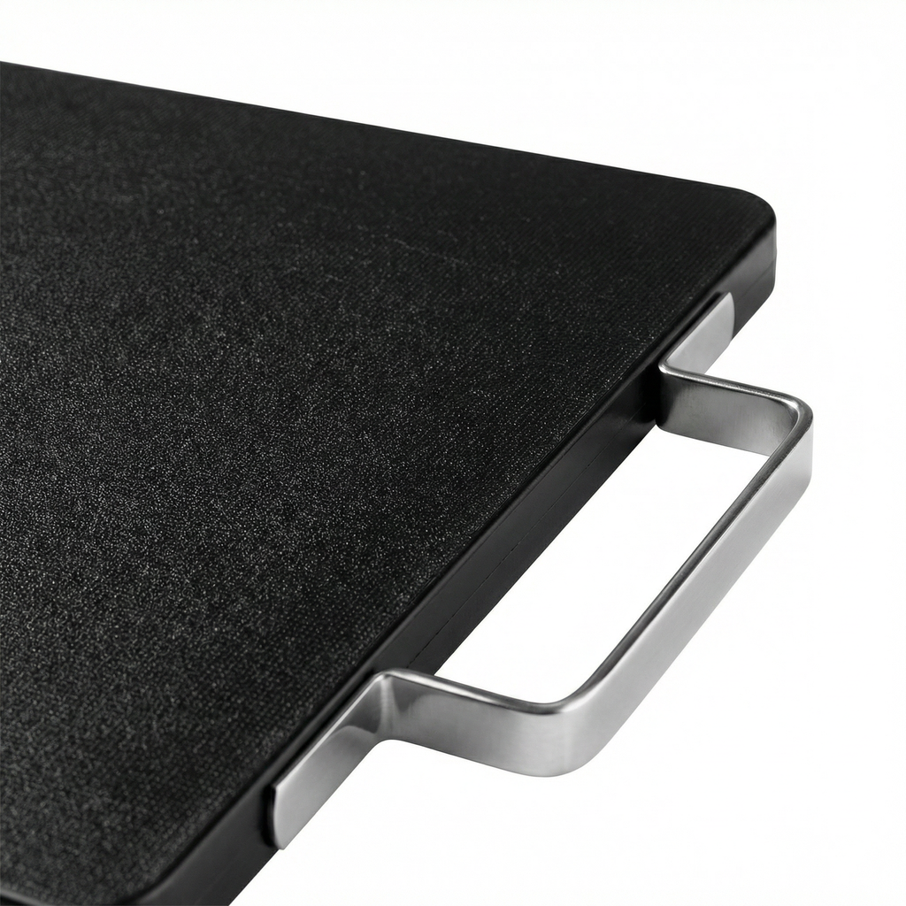 Tabla de Cortar Livarno Home - Negra con Asa Metalica 35,6x23,7cm