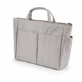 Organizador de bolso gris con asas superiores, bolsillos exteriores y cremallera superior