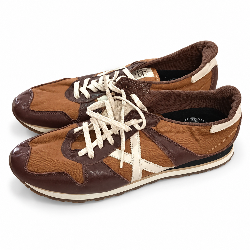 Zapatillas Munich marrones con X crema y cuello marrón · Talla 45 - portada blanca