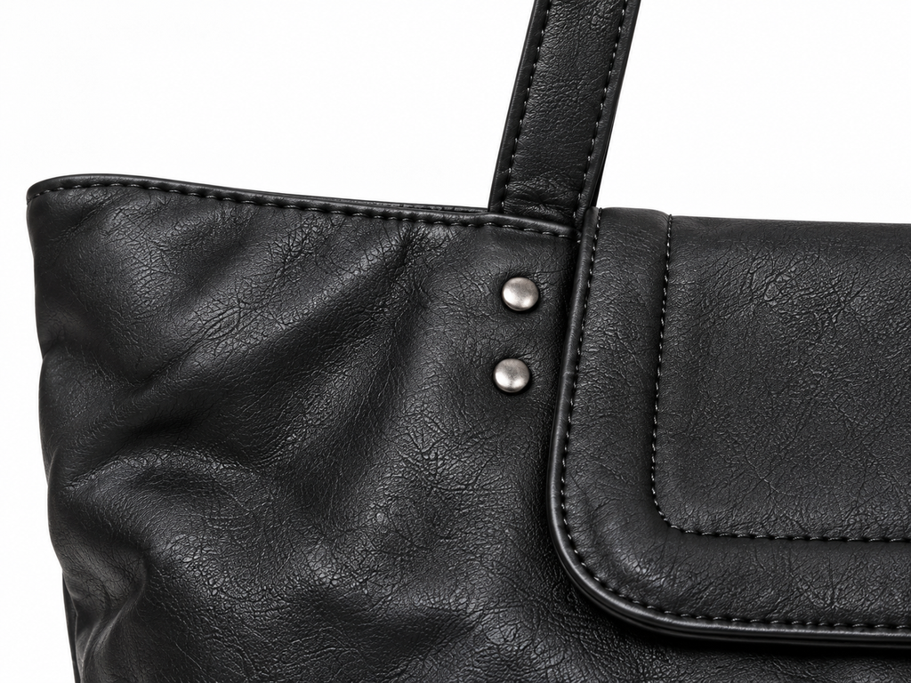 Bolso Mustang negro con hebilla y doble asa · detalle
