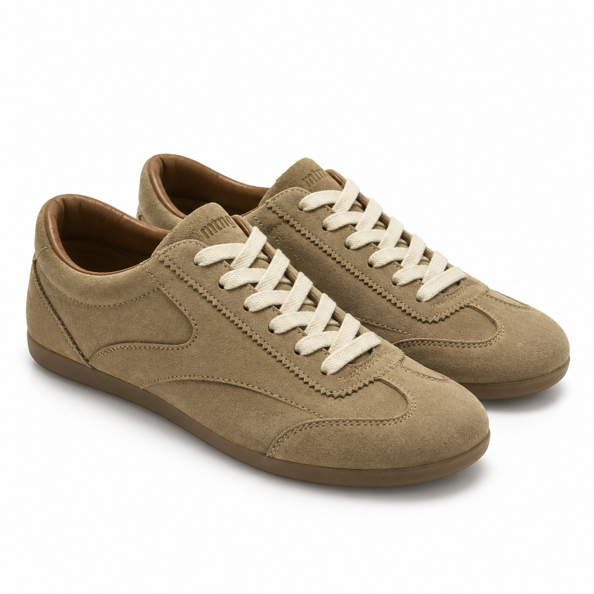 Zapatillas MTNG Free 60966 camel sobre fondo blanco