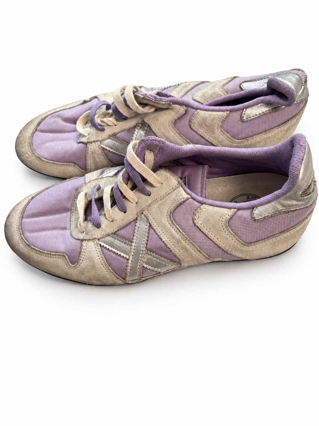Zapatillas Munich lila y beige con X plateada y cordones bicolor — blanco