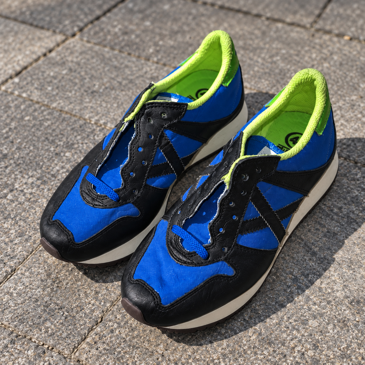 Munich azules negras interior lima talla 40 en pavimento urbano