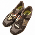 Par Munich marrón y gris con X camel y cuello de cuadros, talla 40, cordones incompletos