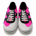 Zapatillas Munich fucsia, plateadas y negras sobre fondo blanco