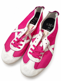 Par Munich fucsia con refuerzos y X blancos talla40, cordones parciales