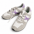 Zapatillas Munich grises y blancas con detalles lila
