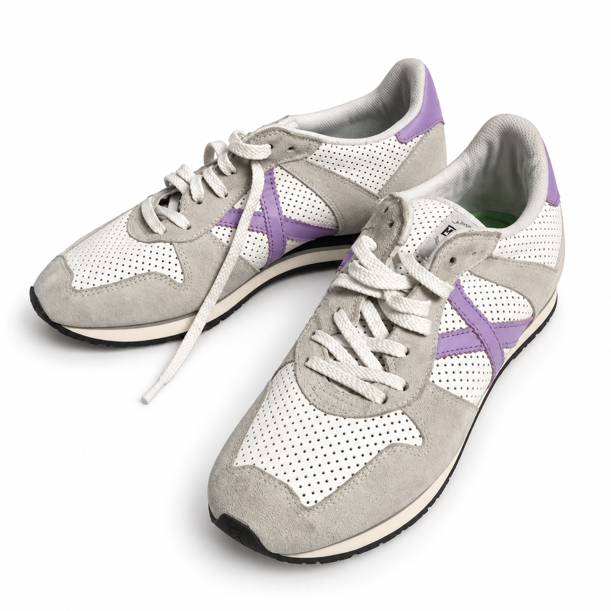 Zapatillas Munich grises y blancas con detalles lila