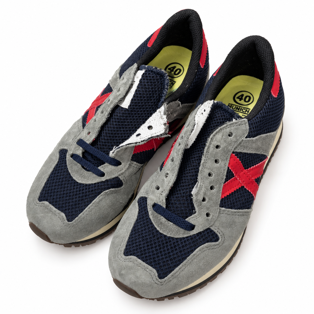 Munich marino gris X roja talla 40 fondo blanco cordones incompletos