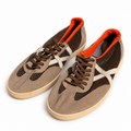 Zapatillas Munich marrón de malla con interior naranja, vista principal sobre fondo blanco