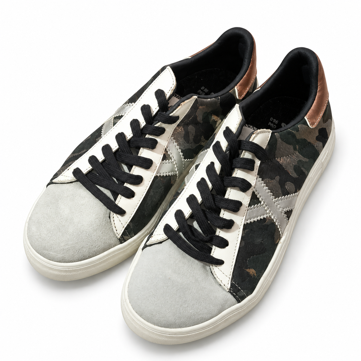 Munich camuflaje X plateada talla 40 fondo blanco
