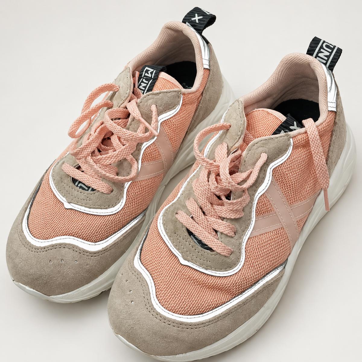 Munich salmón taupe ribetes blancos talla 40 detalles
